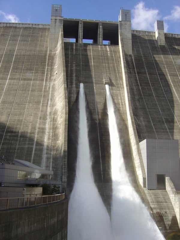 【静岡県内発】 圧巻!宮ケ瀬ダム放流見学と創建2,200年以上!大山阿夫利神社 「大山詣り」 大山名物の豆腐と地場産野菜使用!季節の懐石料理 1